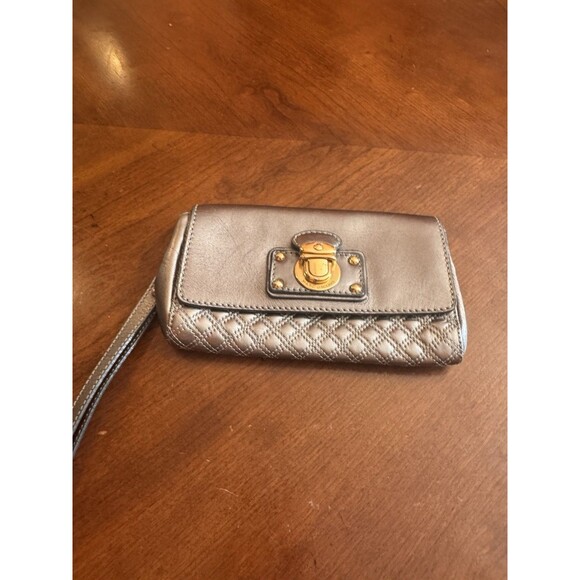 Marc Jacob’s Clutch - Picture 1 of 12